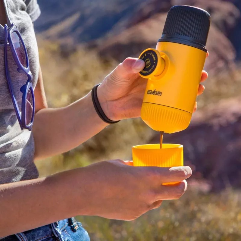 Aparat de espresso portabil Wacaco Nanopresso Yellow Patrol, 18 bar, 80 ml, Pentru cafea măcinată, Nu necesită reîncărcare și nu funcționează cu baterii, Galben