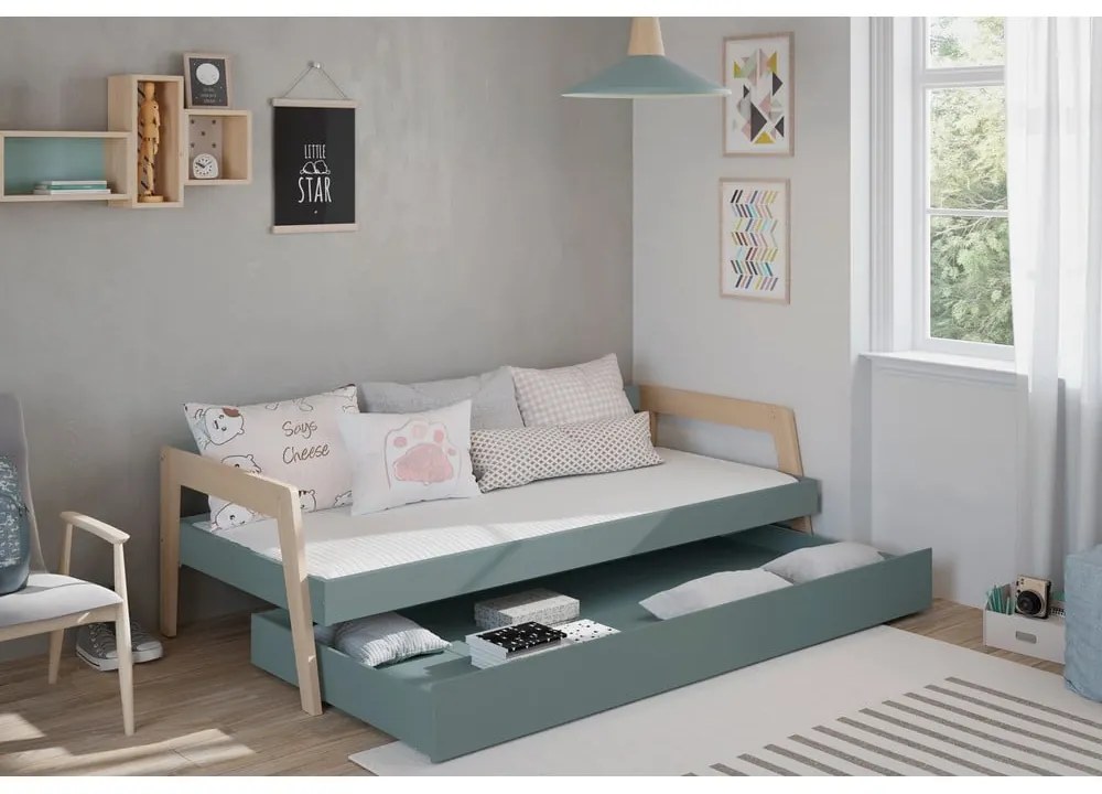 Pat pentru copii verde/verde prăfuit cu extensie suplimentară din lemn de pin cu spațiu de depozitare cu somieră 90x200 cm Carrie – Marckeric