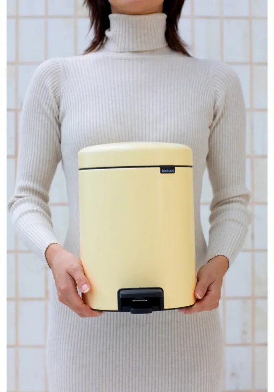 Cos de gunoi cu pedala Brabantia NewIcon 1008844, 12 L, Inchidere lina, Baza antiderapanta, Galben