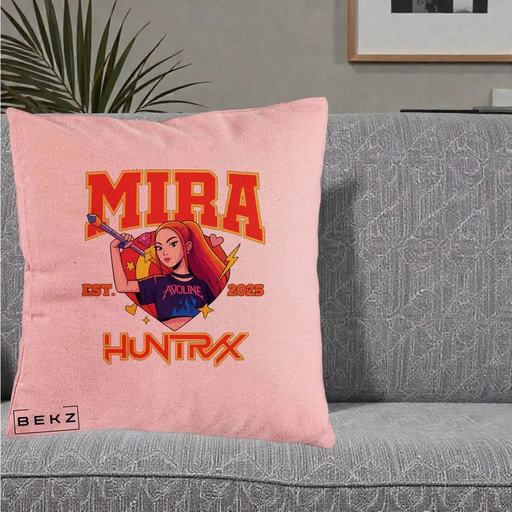 Perna Personalizata K-pop HUNTRX Mira Personaj Avoline, 40x40 cm, Roz, Husa Detasabila, Perna Inclusa, BEKZ®
