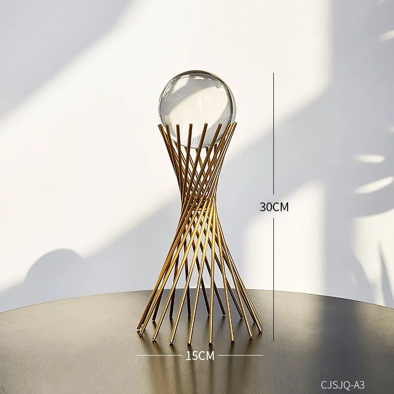 Obiect decorativ cu glob de cristal, auriu, 30cm