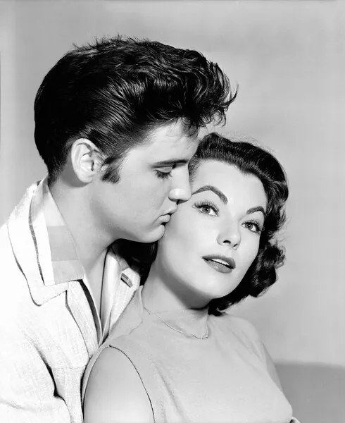 Fotografie Elvis Presley And Judy Tyler