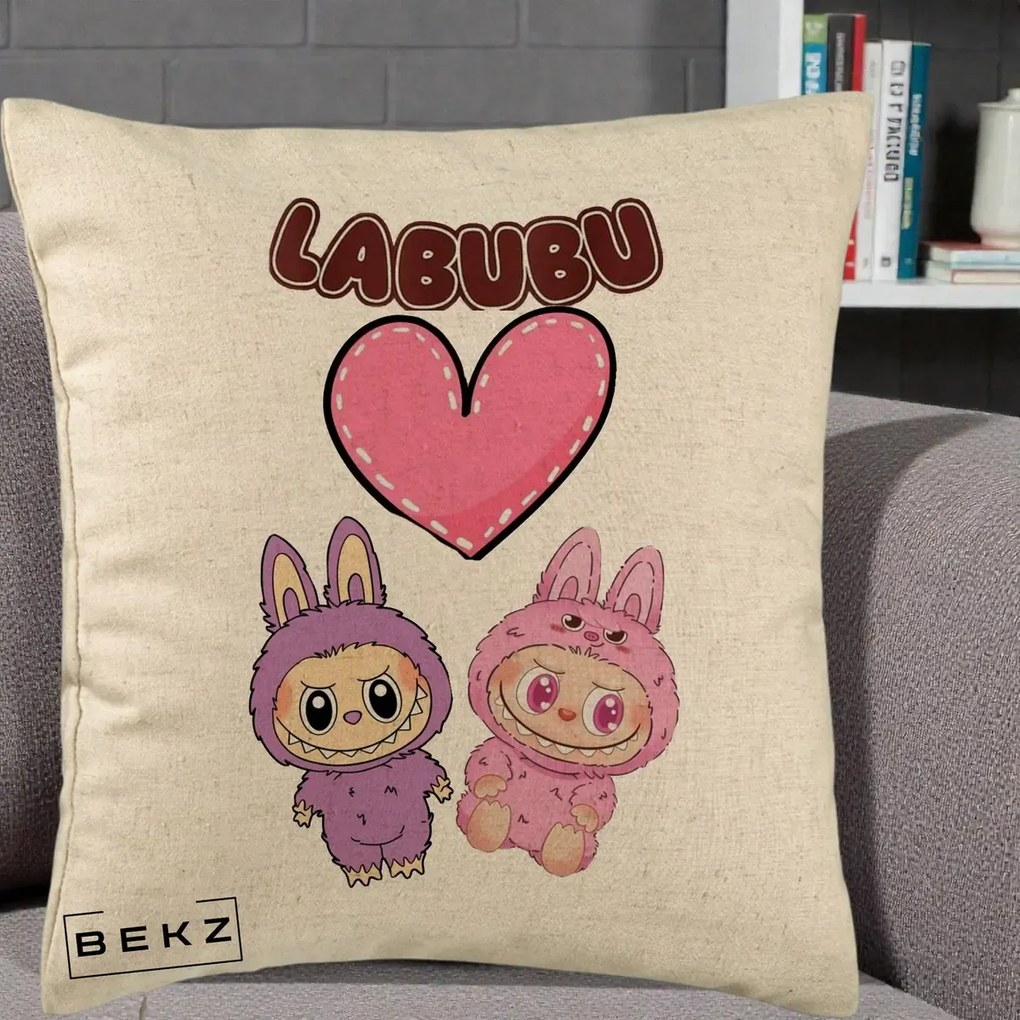Perna Personalizata Labubu Cuplu Inima, 40x40 cm, Bej, Husa Detasabila, Perna Inclusa, BEKZ®
