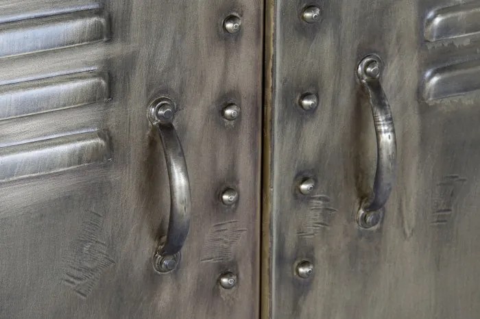 Bufet auriu , din metal