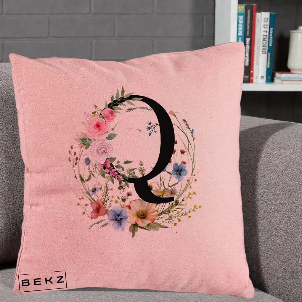 Cadou Personalizat - Perna Personalizata Monogram Litera Q cu Flori Acuarela, 40x40 cm, Roz, Husa Detasabila, Perna Inclusa, BEKZ®