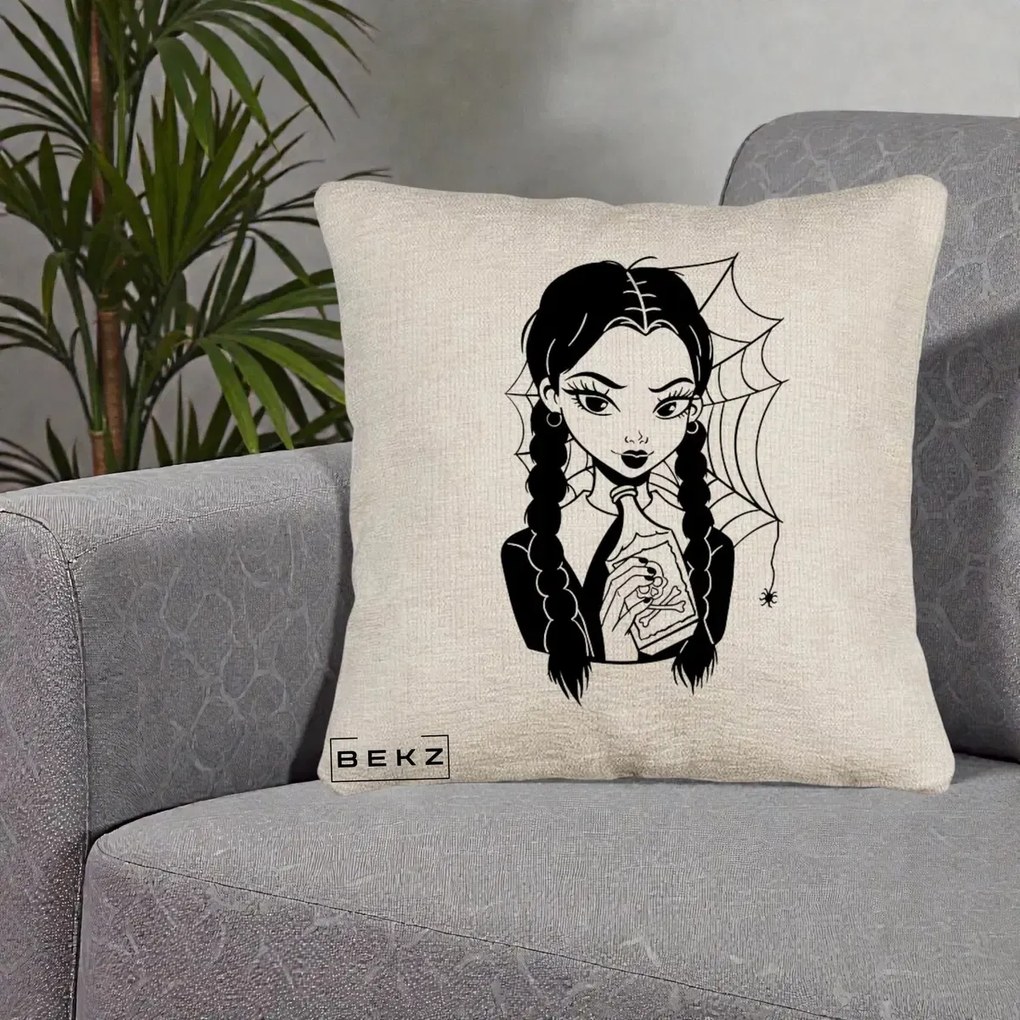 Perna Personalizata Wednesday cu Panza de Paianjen, 40x40 cm, Bej Canapea, Husa Detasabila, Perna Inclusa, BEKZ®