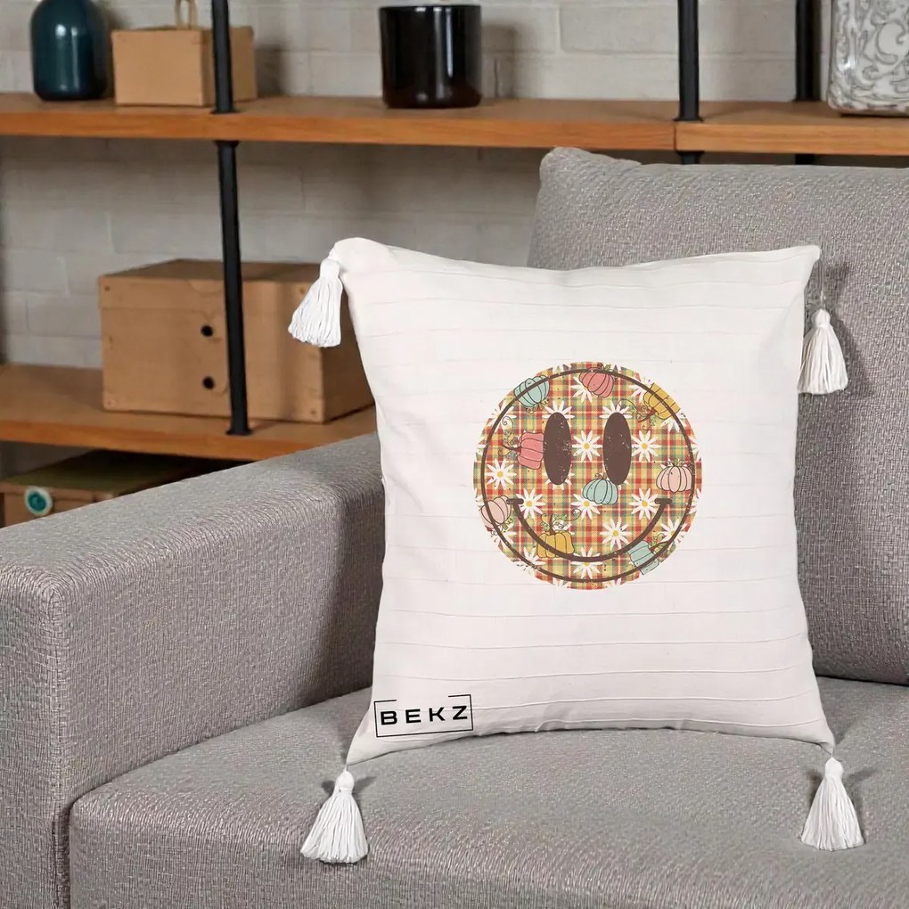 Perna Decorativa Smiley Face de Toamna cu Tartan si Dovlecei, 40x40 cm, Bej cu Franjuri, Husa Detasabila, Perna Inclusa, BEKZ®