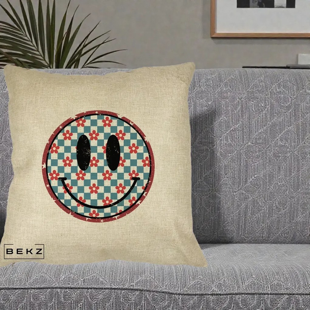 Perna Decorativa Smiley Face Checkered cu Floricele, 40x40 cm, Crem, Husa Detasabila, Perna Inclusa, BEKZ®