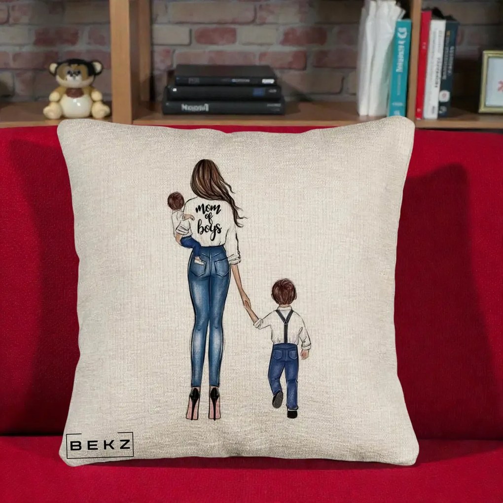 Cadou pentru Mama - Perna Personalizata Mom of Boys Mama cu Baietii, 40x40 cm, Bej Canapea, Husa Detasabila, Perna Inclusa, BEKZ®