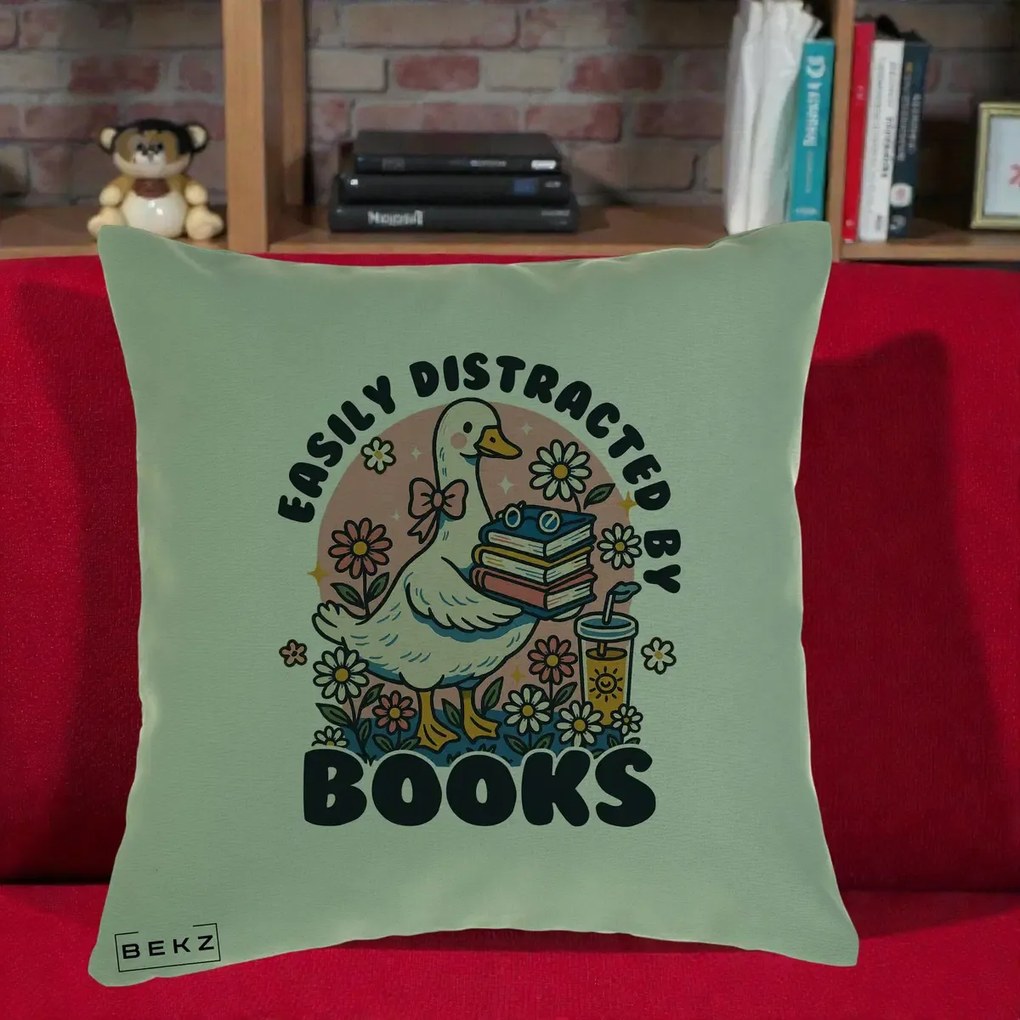 Perna Personalizata Easily Distracted by Books, 40x40 cm, Verde, Husa Detasabila, Perna Inclusa, BEKZ®