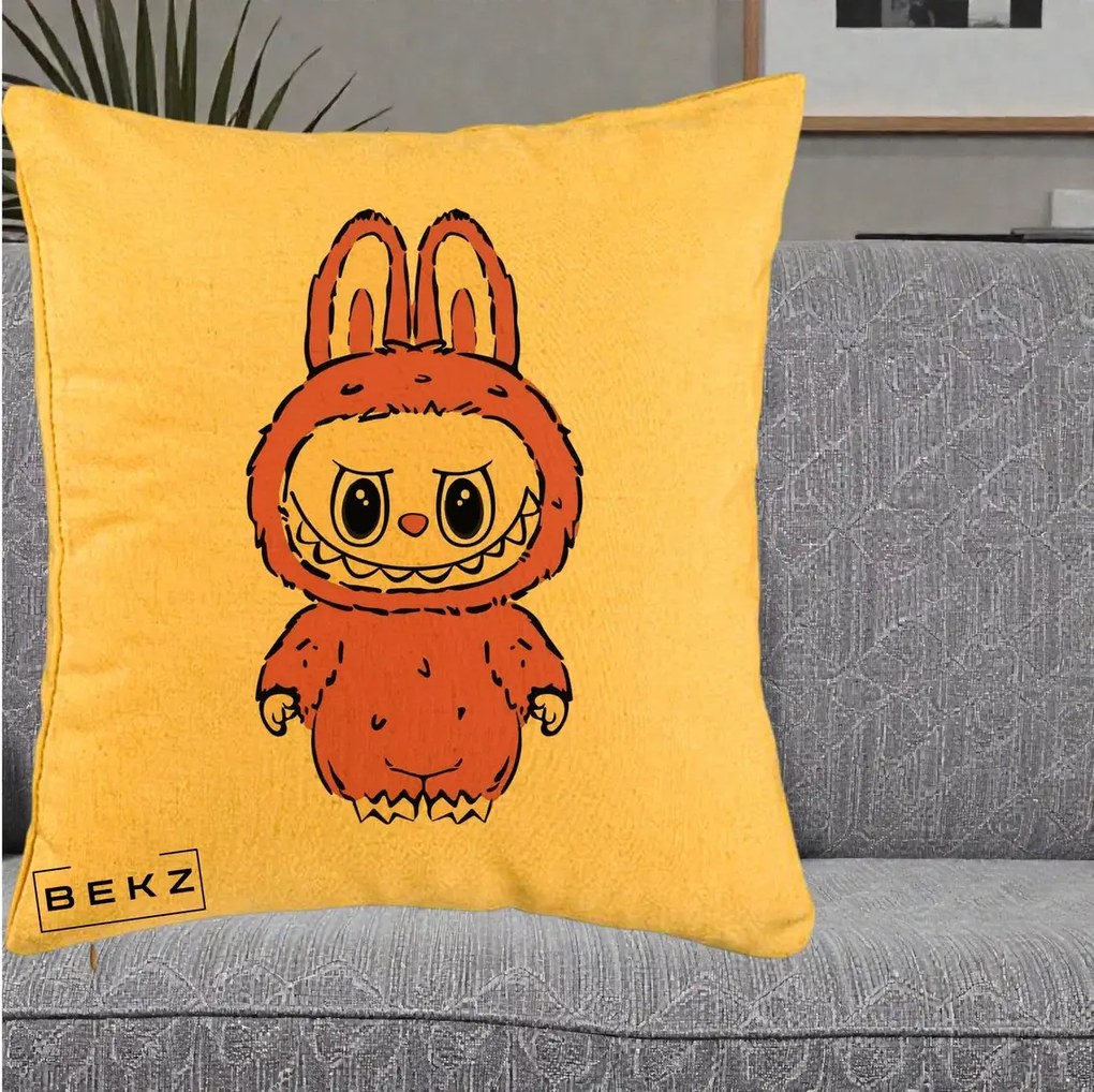 Perna Personalizata Labubu Roz Solo, 40x40 cm, Galben, Husa Detasabila, Perna Inclusa, BEKZ®