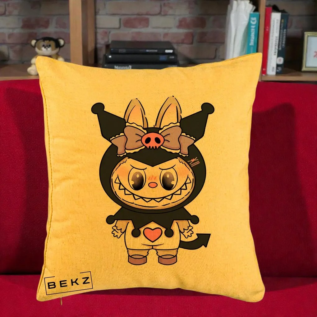 Perna Personalizata Labubu x Kuromi, 40x40 cm, Galben, Husa Detasabila, Perna Inclusa, BEKZ®