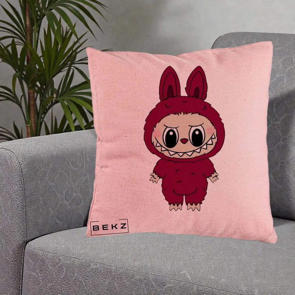 Perna Personalizata Labubu Rosu-Visiniu Solo, 40x40 cm, Roz, Husa Detasabila, Perna Inclusa, BEKZ®