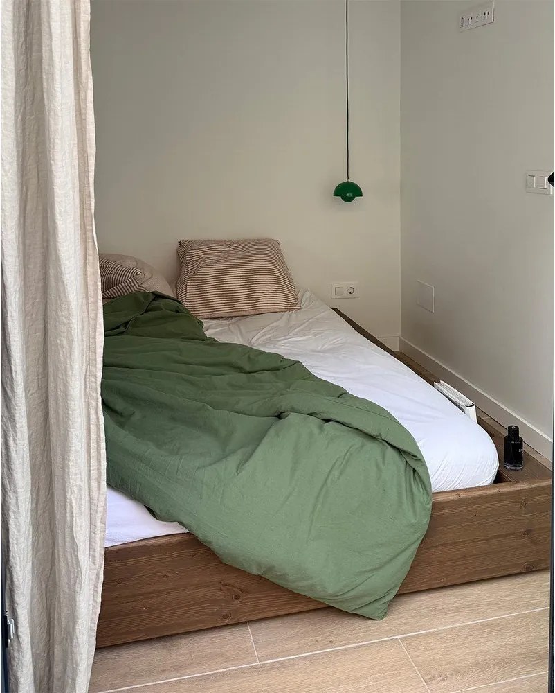 Pat matrimonial maro din lemn masiv de pin cu somieră 180x200 cm Ziggy – Karup Design