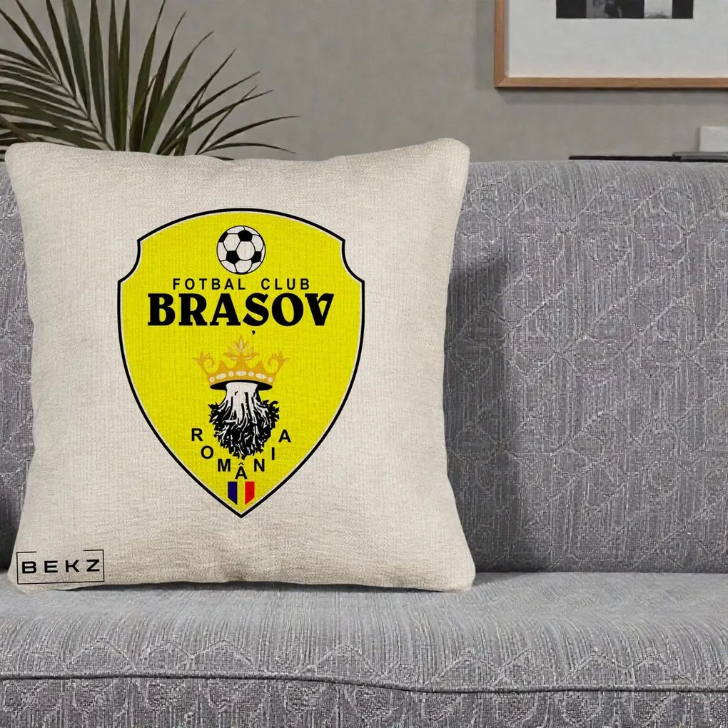 Perna Personalizata FC Brasov Fotbal Romania, 40x40 cm, Bej Canapea, Husa Detasabila, Perna Inclusa, BEKZ®