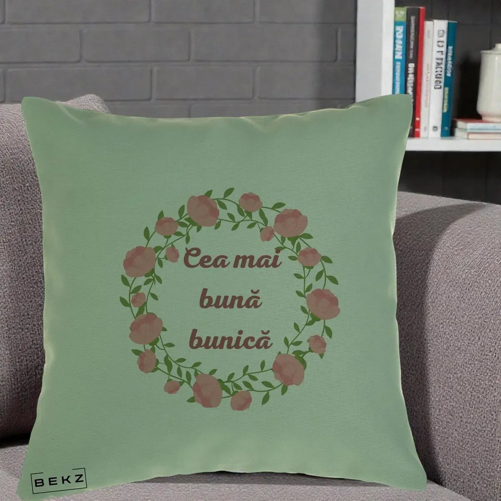 Cadou pentru Bunica - Perna Personalizata Cea Mai Buna Bunica Coronita Trandafiri Roz Clasic, 40x40 cm, Verde, Husa Detasabila, Perna Inclusa, BEKZ®