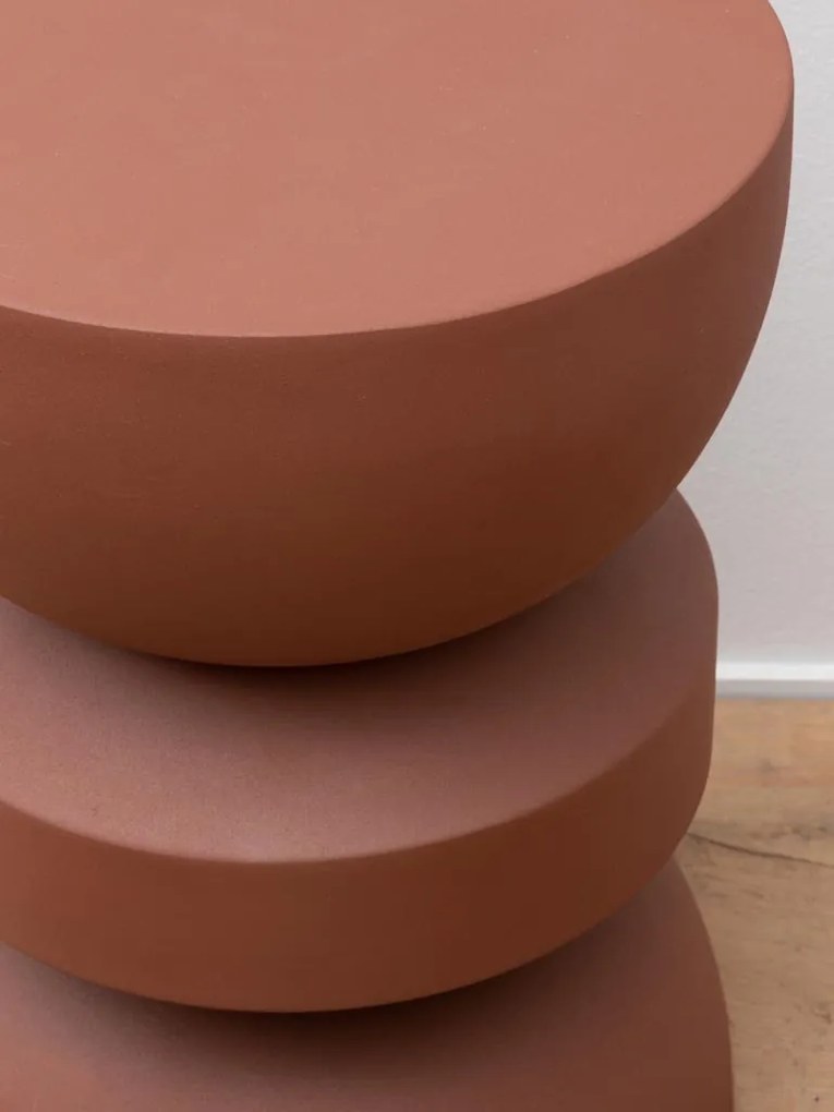 Masuta laterala, din metal, terracota Forms