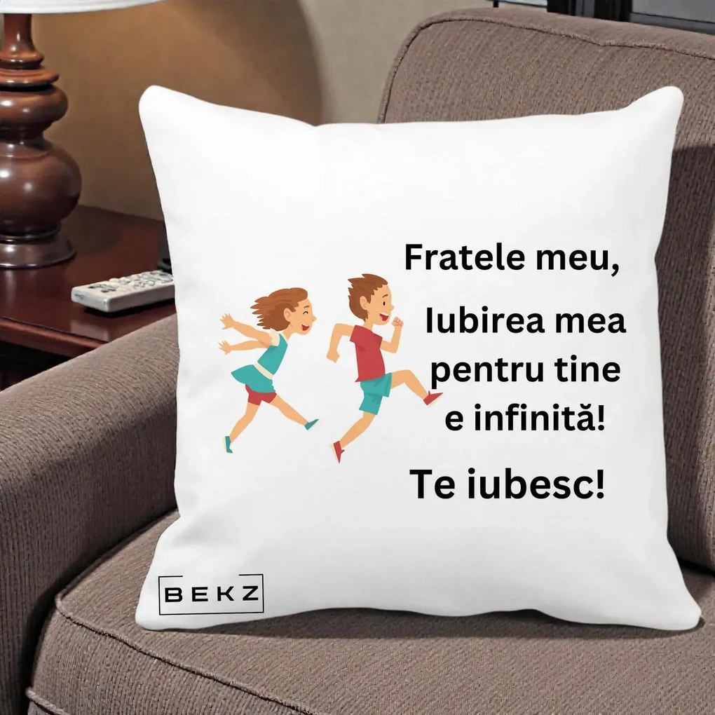Cadou pentru Frate - Perna Personalizata Fratele Meu Te Iubesc Copii Alergand Colorat, 40x40 cm, Alba Mata, Husa Detasabila, Perna Inclusa, BEKZ®