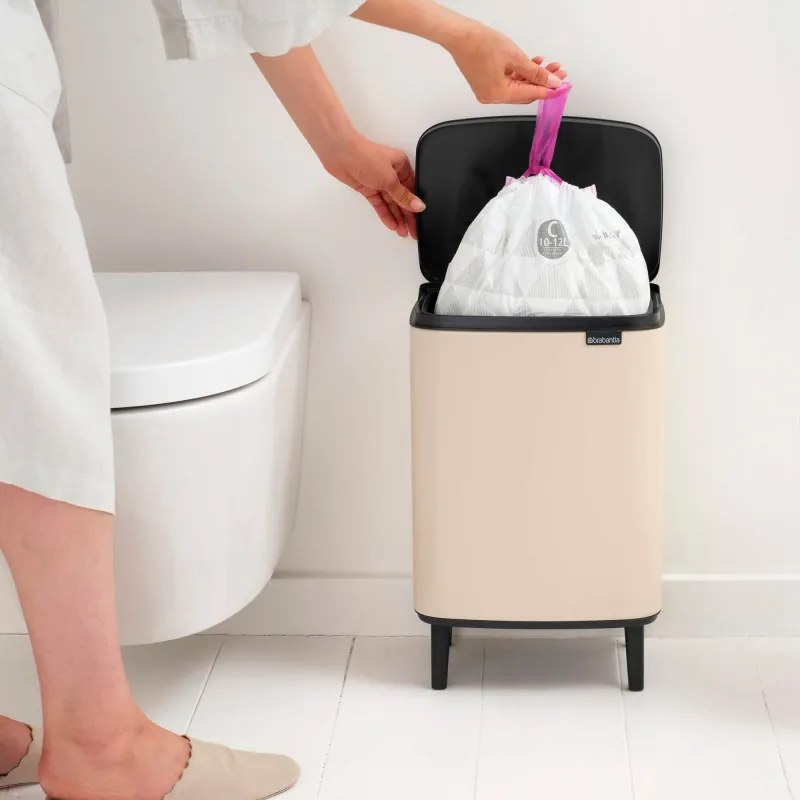 Cos de gunoi Brabantia Bo Small Hi 1010462, 12 L, Deschidere lina si silentioasa, Baza antiderapanta, Bej