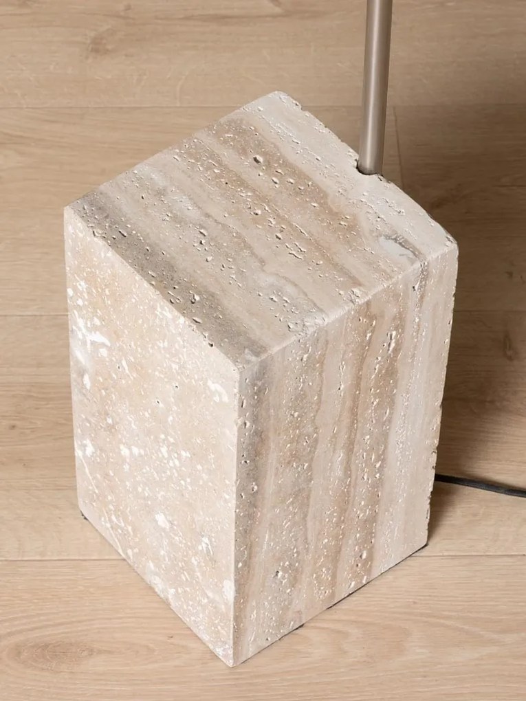 Lampă de masă din alamă antichizată cu bază pătrată din travertin, bej, finisaj natural, 57 × 46 × 15 cm, „Kromis"