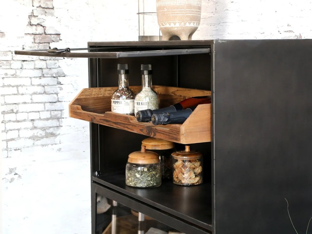 Vitrina din lemn masiv, cu 3 rafturi, aspect rustic