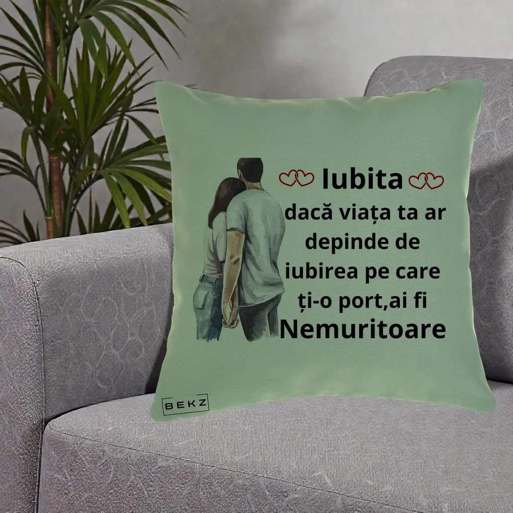 Cadou pentru Iubita - Perna Personalizata Iubita Nemuritoare cu Cuplu Acuarela Roz si Inimi, 40x40 cm, Verde, Husa Detasabila, Perna Inclusa, BEKZ®