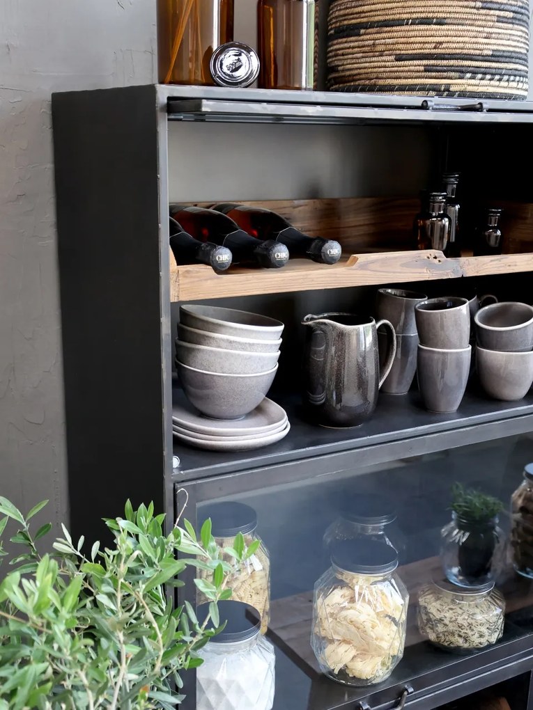 Vitrina din lemn masiv, cu 3 rafturi, aspect rustic