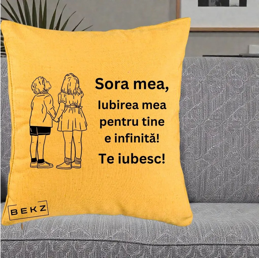 Cadou pentru Sora - Perna Personalizata Sora Mea Te Iubesc Copii Tinand Maini Line Art, 40x40 cm, Galben, Husa Detasabila, Perna Inclusa, BEKZ®