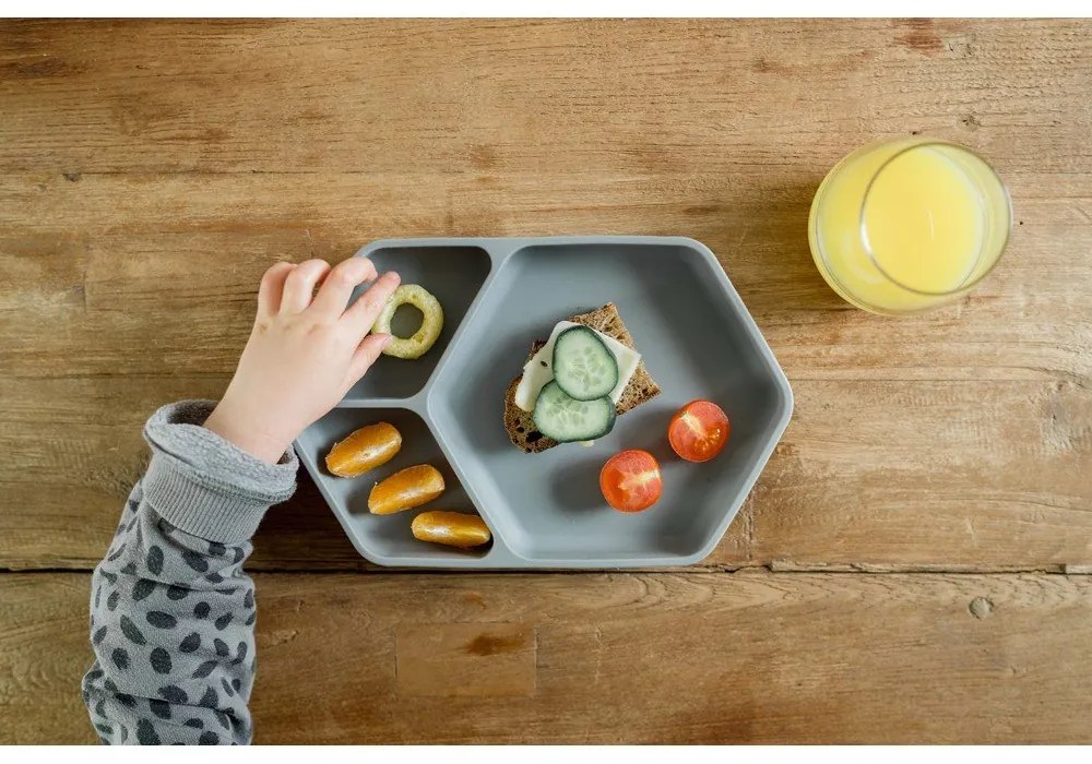 Farfurie pentru copii gri din silicon 16x25 cm – Kindsgut