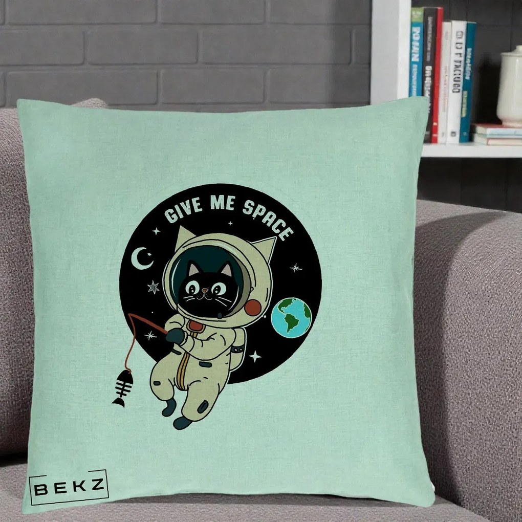 Perna Decorativa Give Me Space Pisica Astronaut, 40x40 cm, Verde Menta, Husa Detasabila, Perna Inclusa, BEKZ®