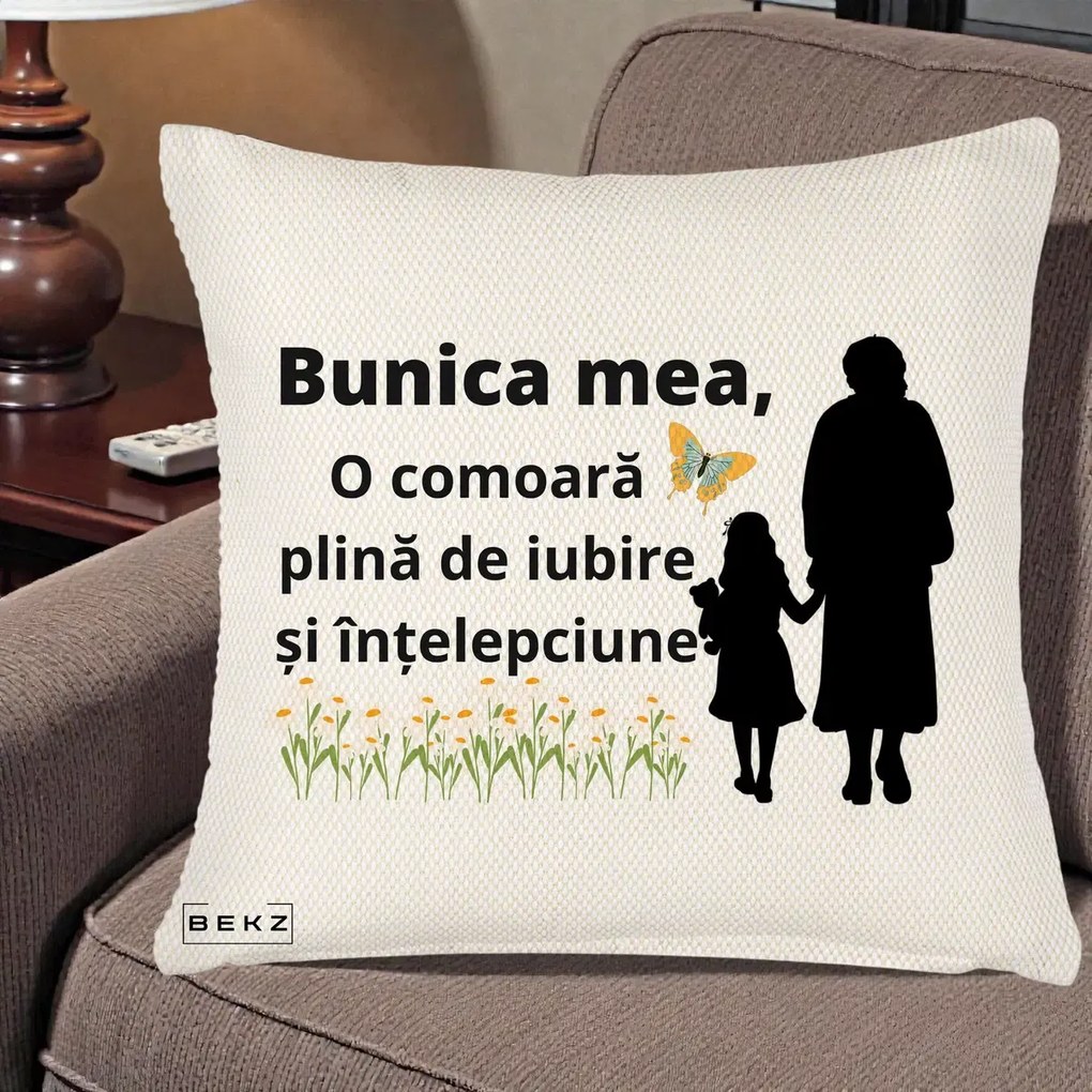 Cadou pentru Bunica - Perna Personalizata Bunica Mea Comoara Iubire Intelepciune Varianta Extinsa, 40x40 cm, Crem Reliefat, Husa Detasabila, Perna Inclusa, BEKZ®