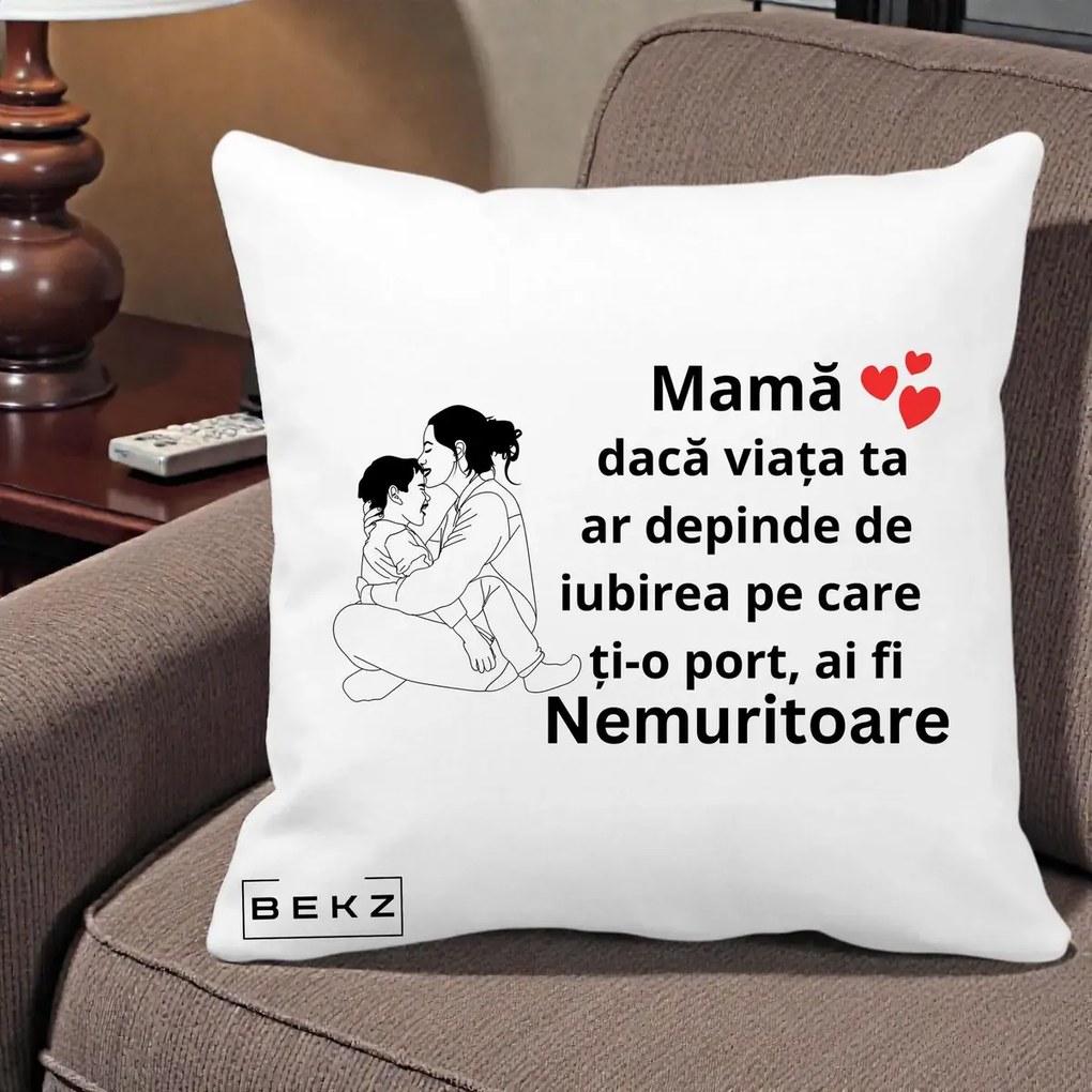 Cadou pentru Mama - Perna Personalizata Mama Nemuritoare Kawaii, 40x40 cm, Alba Mata, Husa Detasabila, Perna Inclusa, BEKZ®