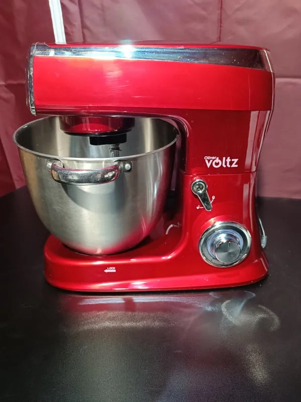 La mâna a doua: Mixer planetar Oliver Voltz V51115A, 2100W, 7.5 litri, 6 viteze, Pulse, 3 agitatoare, Rosu