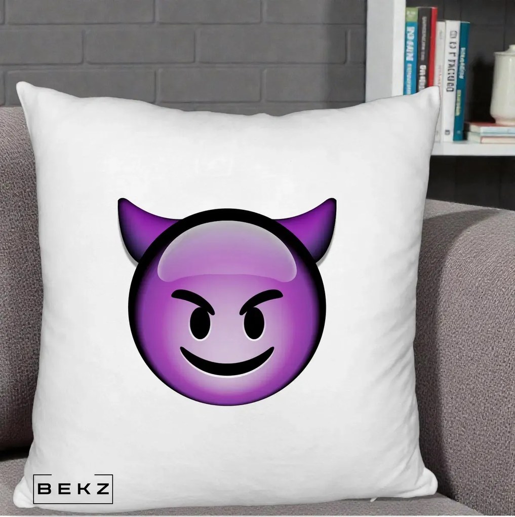 Perna Decorativa Emoji Diavol Mov, 40x40 cm, Alb Pufos, Husa Detasabila, Perna Inclusa, BEKZ®