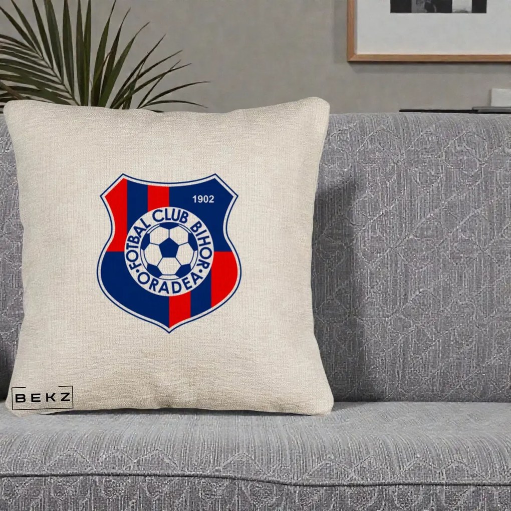Perna Personalizata FC Bihor Oradea 1902 Fotbal, 40x40 cm, Bej Canapea, Husa Detasabila, Perna Inclusa, BEKZ®