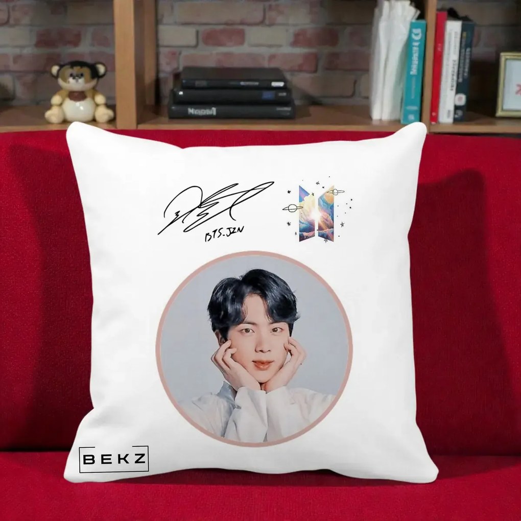 Perna Personalizata K-pop BTS Jin Portret cu Autograf, 40x40 cm, Alba Mata, Husa Detasabila, Perna Inclusa, BEKZ®