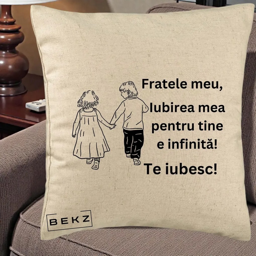Cadou pentru Frate - Perna Personalizata Fratele Meu Te Iubesc Copii Tinand Maini Varianta 2, 40x40 cm, Bej, Husa Detasabila, Perna Inclusa, BEKZ®