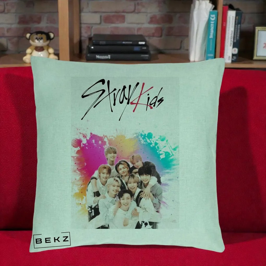 Perna Personalizata K-pop Stray Kids cu Splash Multicolor, 40x40 cm, Verde Menta, Husa Detasabila, Perna Inclusa, BEKZ®