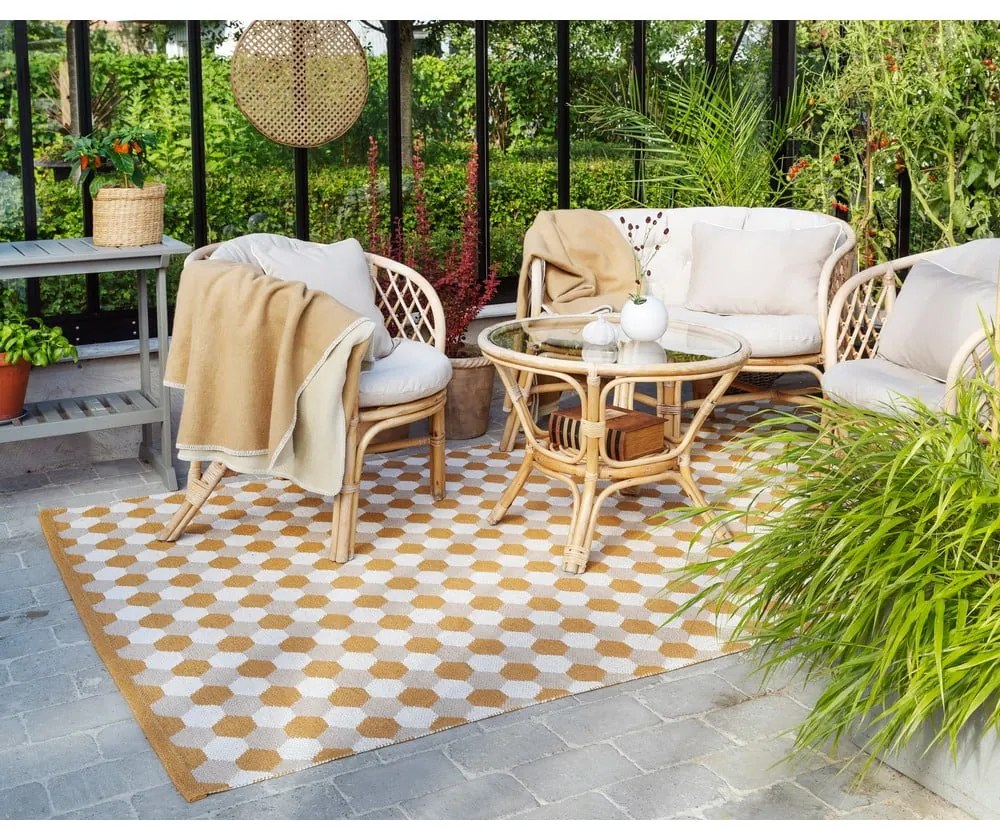 Covor pentru exterior și interior galben ocru 70x100 cm Dana Ochre – Pappelina