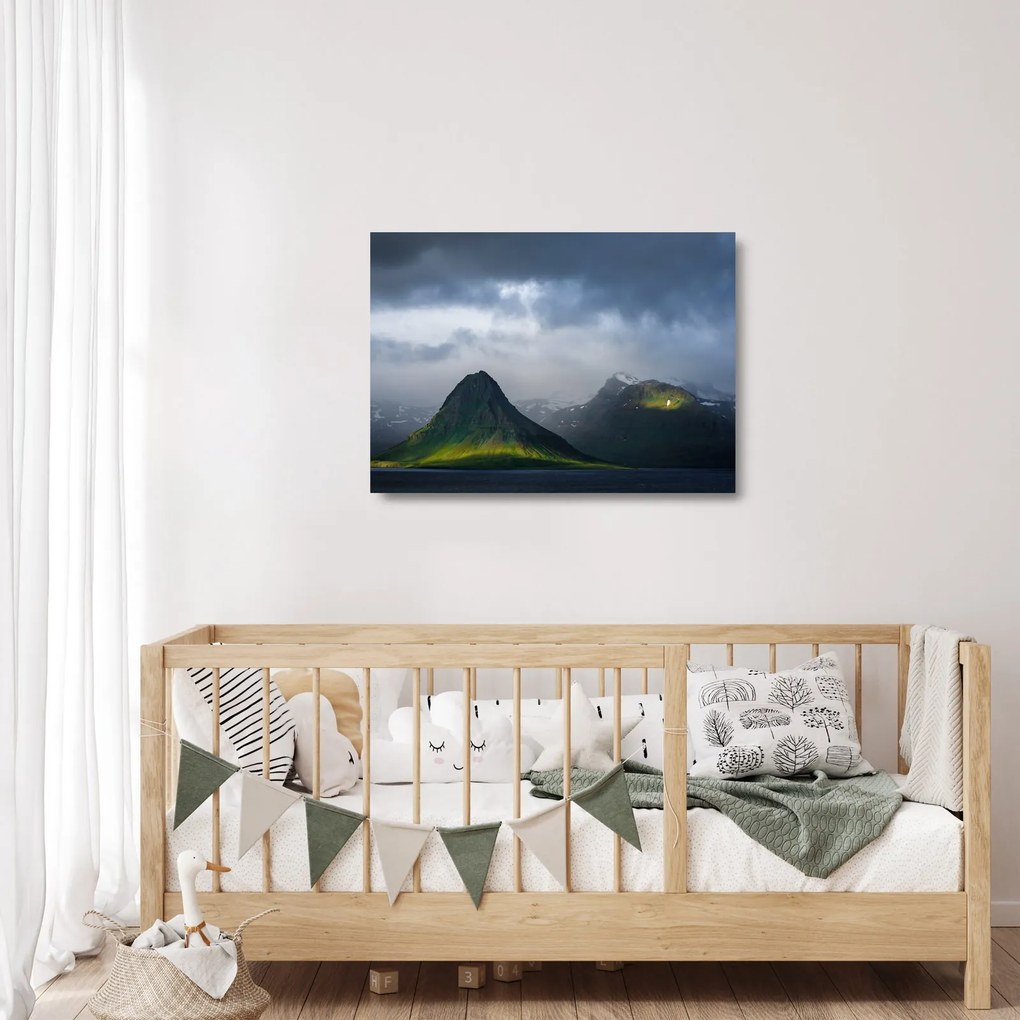 Tablou pe sticlă cu munți (70x50 cm)