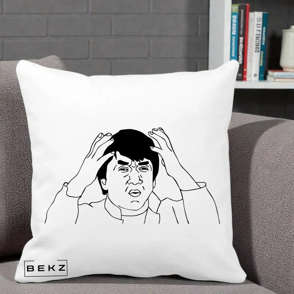 Perna Decorativa Jackie Chan WTF, 40x40 cm, Alba Mata, Husa Detasabila, Perna Inclusa, BEKZ®