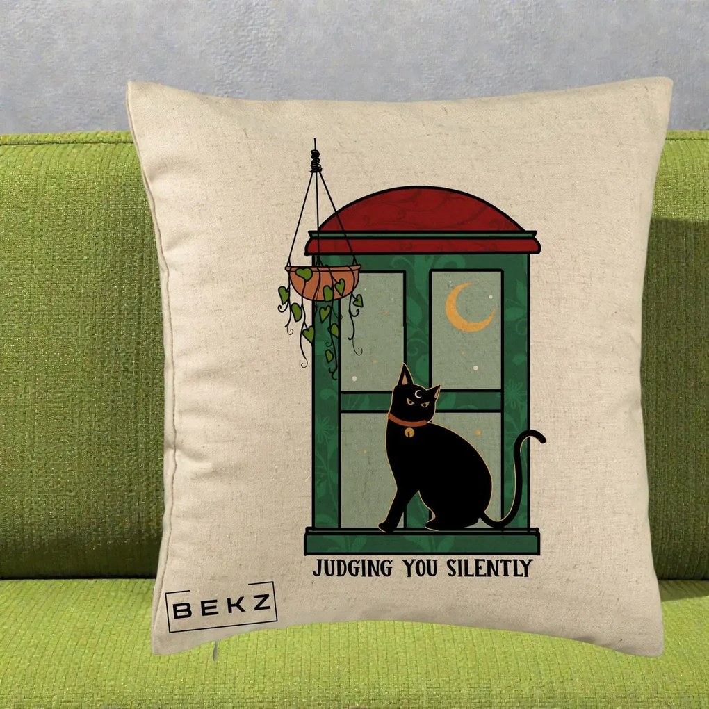Perna Decorativa Judging You Silently Pisica Geam, 40x40 cm, Bej, Husa Detasabila, Perna Inclusa, BEKZ®