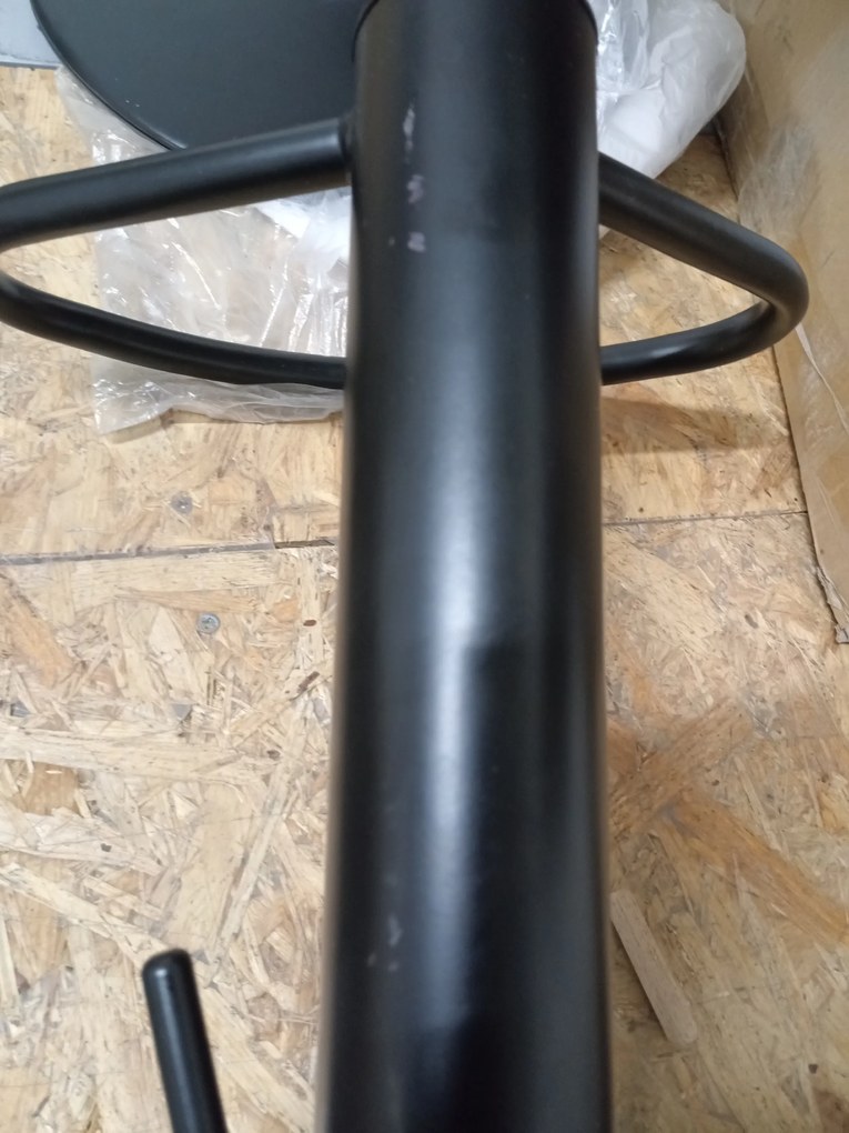 Reducere Scaun de bar negru HOGA din piele ecologica cu picior negru II. calitate