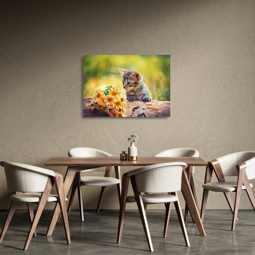Tablou pe sticlă cu pisicuța uitându-se la floare (70x50 cm)