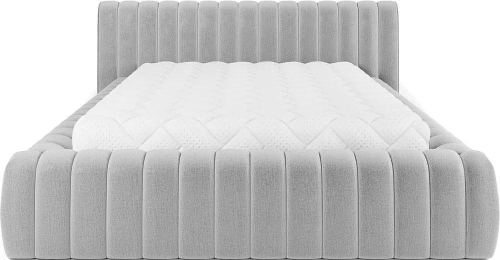 Pat matrimonial gri deschis tapițat cu spațiu de depozitare cu somieră 180x200 cm Carilla – ELTAP