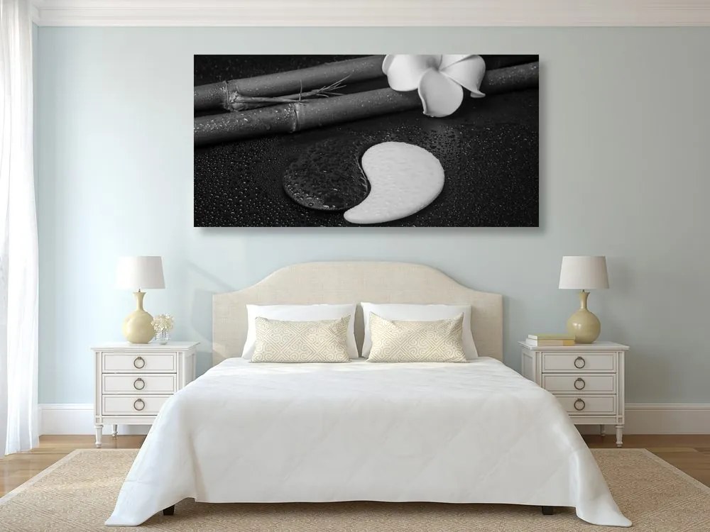 Tablou Spa natura moartă cu simbolul Yin și Yang în design alb-negru