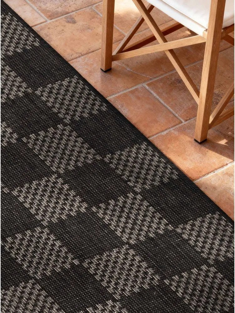 Covor tip traversă pentru interior și exterior negru/crem 80x200 cm Haringey Dorothy – Ted Baker