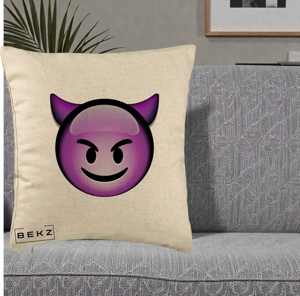 Perna Decorativa Emoji Diavol Mov, 40x40 cm, Bej, Husa Detasabila, Perna Inclusa, BEKZ®