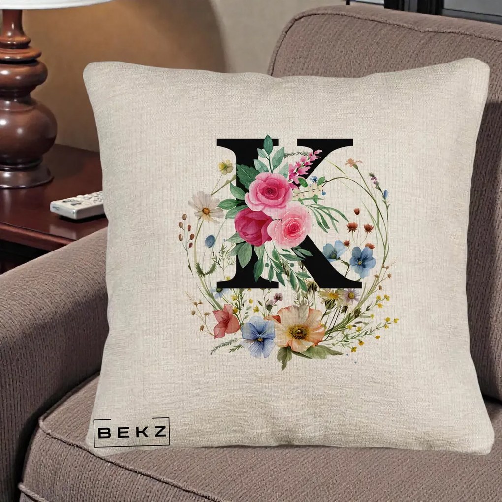 Cadou Personalizat - Perna Personalizata Monogram Litera K cu Flori Acuarela, 40x40 cm, Bej Canapea, Husa Detasabila, Perna Inclusa, BEKZ®