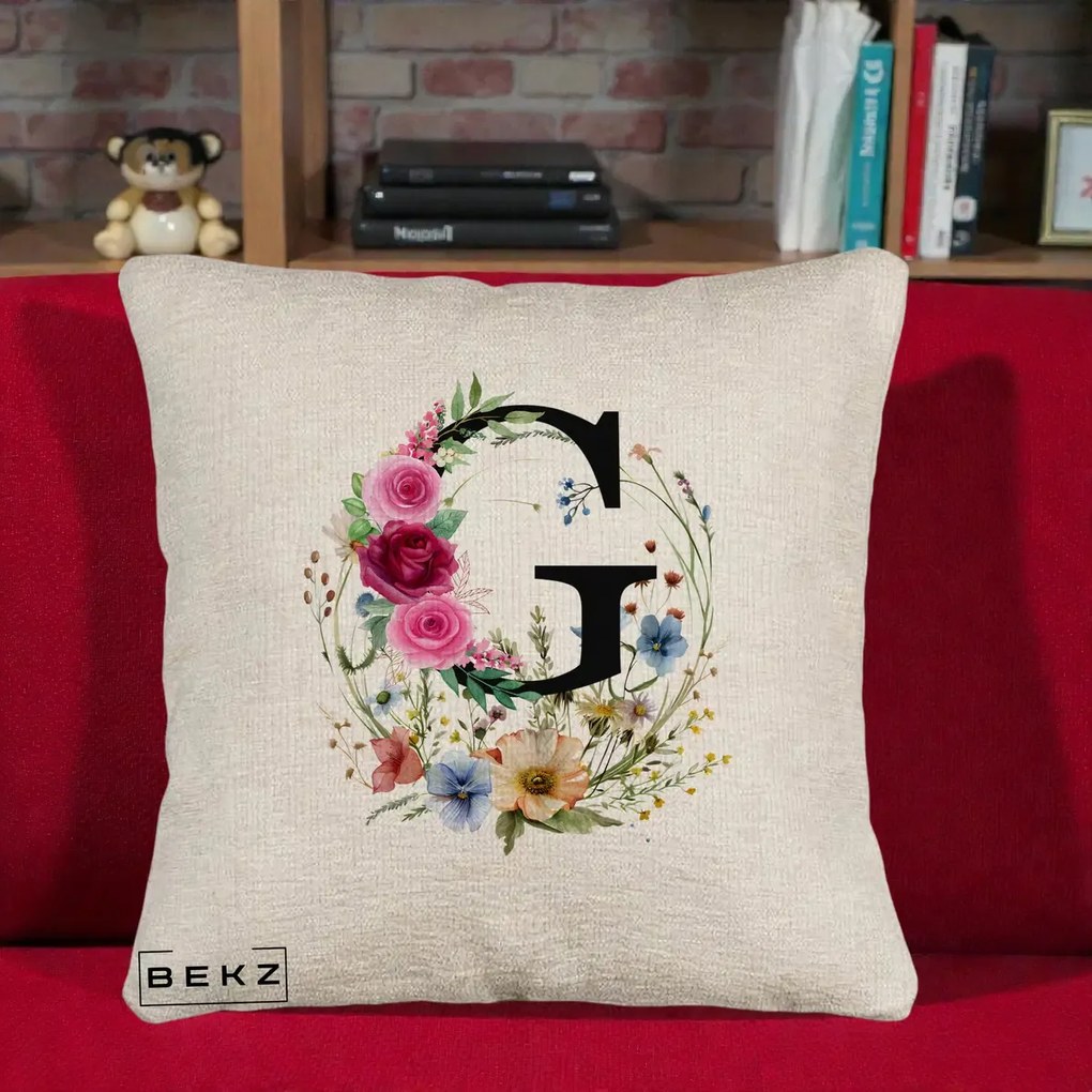 Cadou Personalizat - Perna Personalizata Monogram Litera G cu Flori Acuarela, 40x40 cm, Bej Canapea, Husa Detasabila, Perna Inclusa, BEKZ®